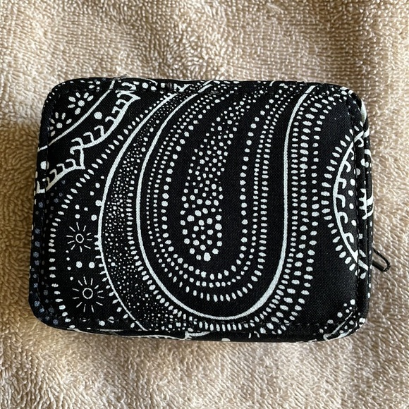Vera Bradley Travel Pill Case NWT - Picture 3 of 7